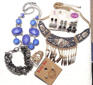 青岛饰品盲盒欧美韩外贸称重混批项链耳饰手镯戒指发饰1斤包邮