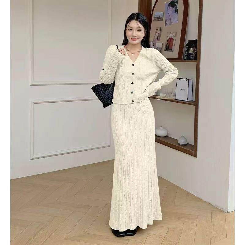 2025秋冬新款小香风针织套装高级感针织开衫麻花半身中长裙两件套