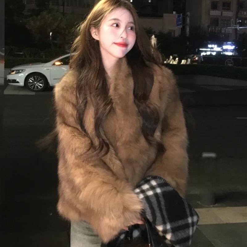 高级感环保狐狸毛外套女短款冬新款加厚保暖V领棕色皮草毛毛大衣