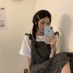 The real price is the real price; Small flower Korean dress with suspender and square collar