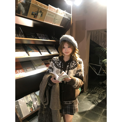 你的鱼 秋野绮梦 韩系微胖mm复古钩针费尔岛牛角扣连帽毛衣外套