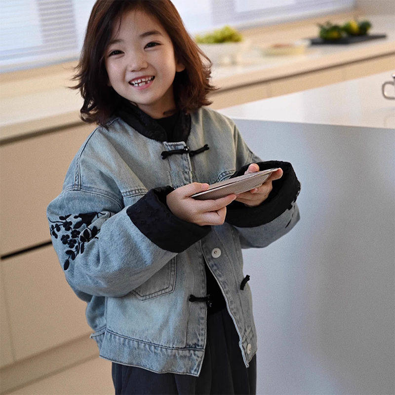 女童刺绣国风牛仔外套儿童春秋季百搭洋气上衣女孩国风盘扣衣服潮