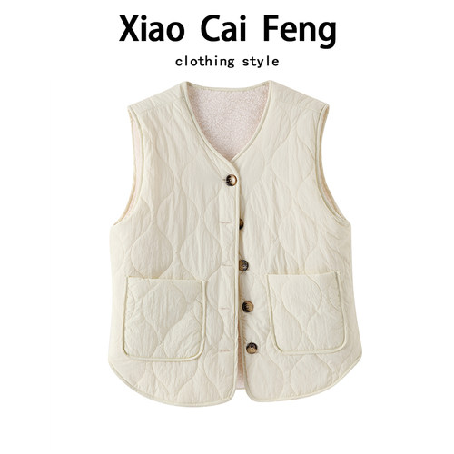 今年流行的羊羔绒马甲皮毛一体背心女秋冬两面穿保暖羽绒棉衣马夹