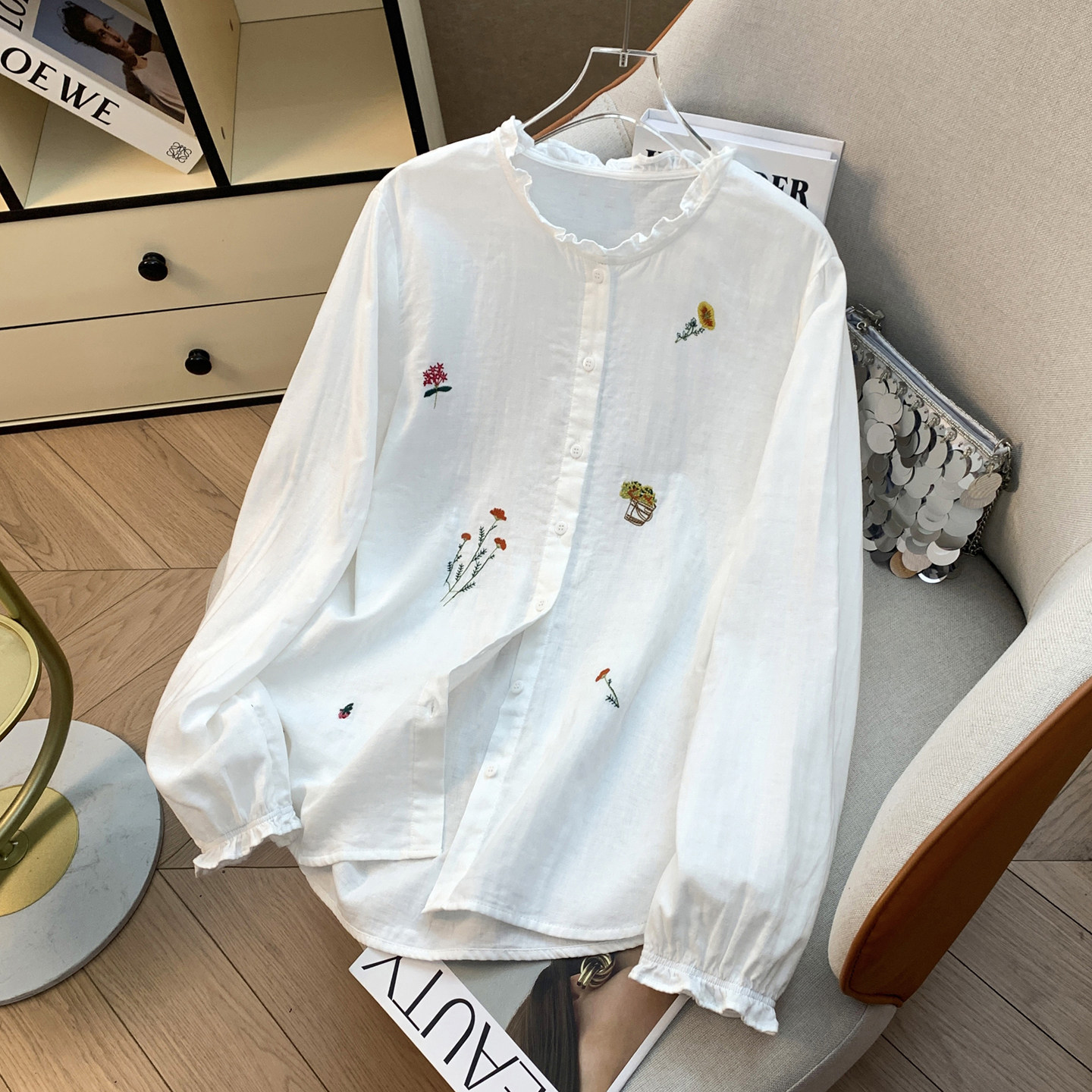 法式木耳边白色花朵刺绣衬衫女早春学院风双层棉纱甜美长袖上衣