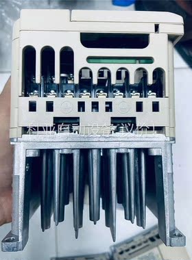 CIMR-VCBA0006BAA，安川变频器，功能包好，(议价)