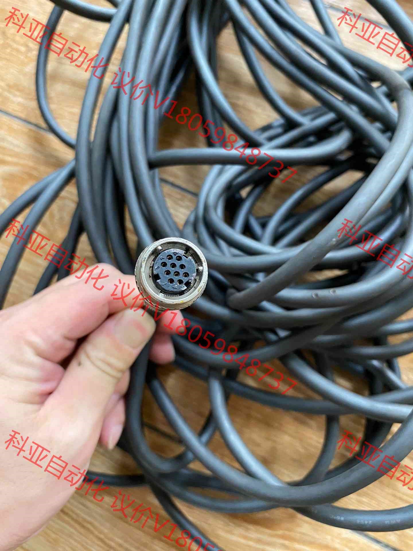 三菱伺服驱动器编码器线，型号MR-J3ENSCBL25M-L