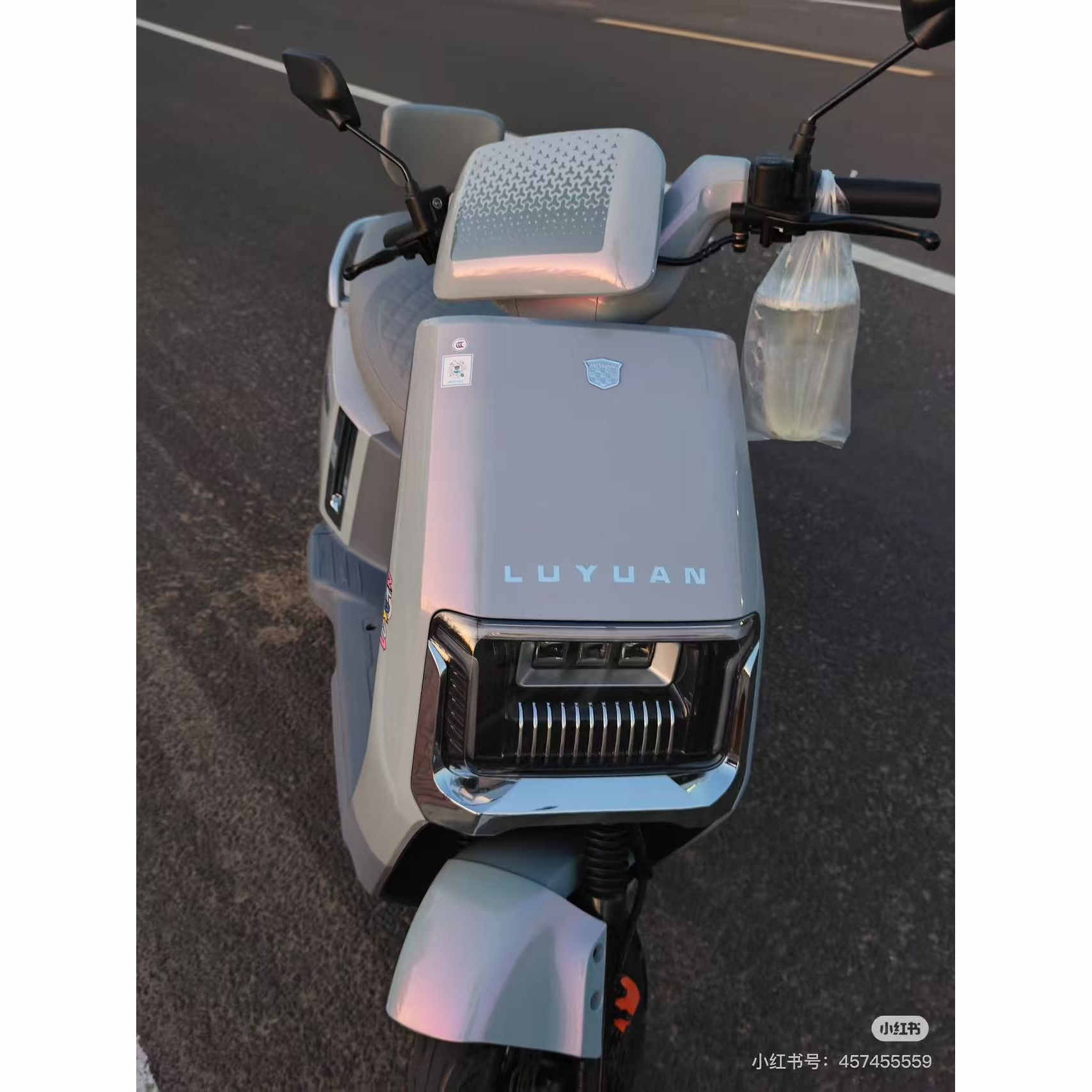 绿源ZS18电动车外壳前围边条侧板前泥板大灯脚踏板工具箱原厂配件