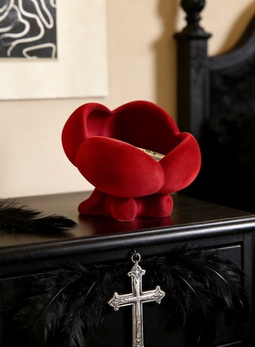 复古红花毛绒床头柜收纳摆件