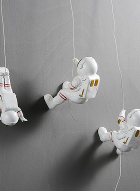 创意潮流宇航员挂件树脂材质