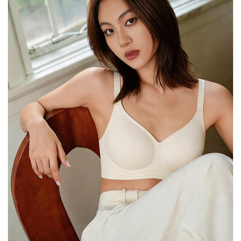 无痕软支撑无钢圈文胸女加厚款聚少女文胸