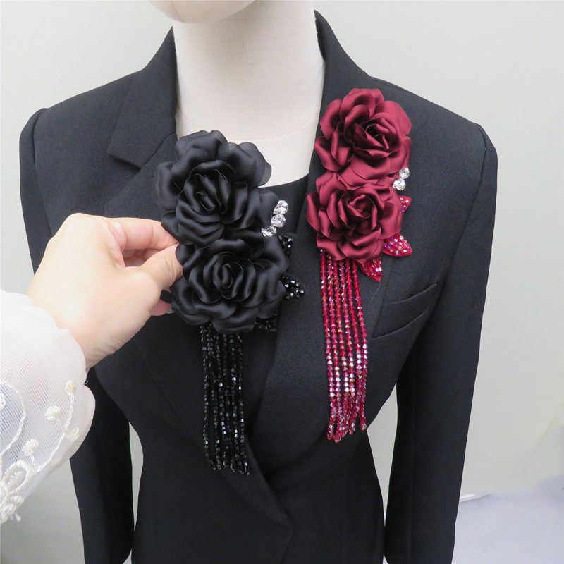 精致设计感玫瑰布艺胸针长流苏水晶钻肩章配旗袍胸花别针西装配饰,饰品/流行首饰/时尚饰品新,胸针,淘宝优惠券,粉丝福利购,淘宝优惠卷