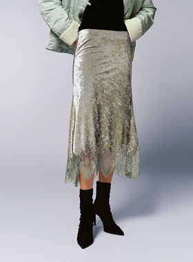 UR国内2025冬季女装气质魅力丝绒蕾丝拼接修身半裙UWG550137