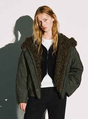 UR国内2025冬季女装潮流毛领连帽厚绒超宽松羽绒服UYV150081