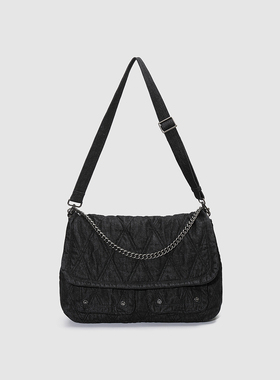 UR国内2025冬季女士潮流丹宁菱格链条单肩斜挎包UAYB50210