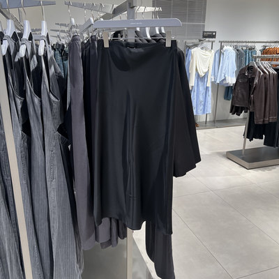 UR国内2026春季女装简约休闲百搭日常哑光鱼尾半裙UWB560001