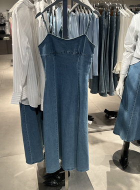 UR国内2025春季女装时髦复古V领开衩吊带牛仔连衣裙UWM850055