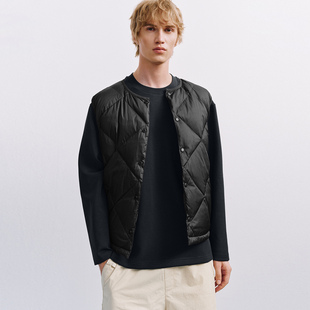 UR国内2025冬季男装休闲菱格绗缝排扣无袖羽绒服UML150042