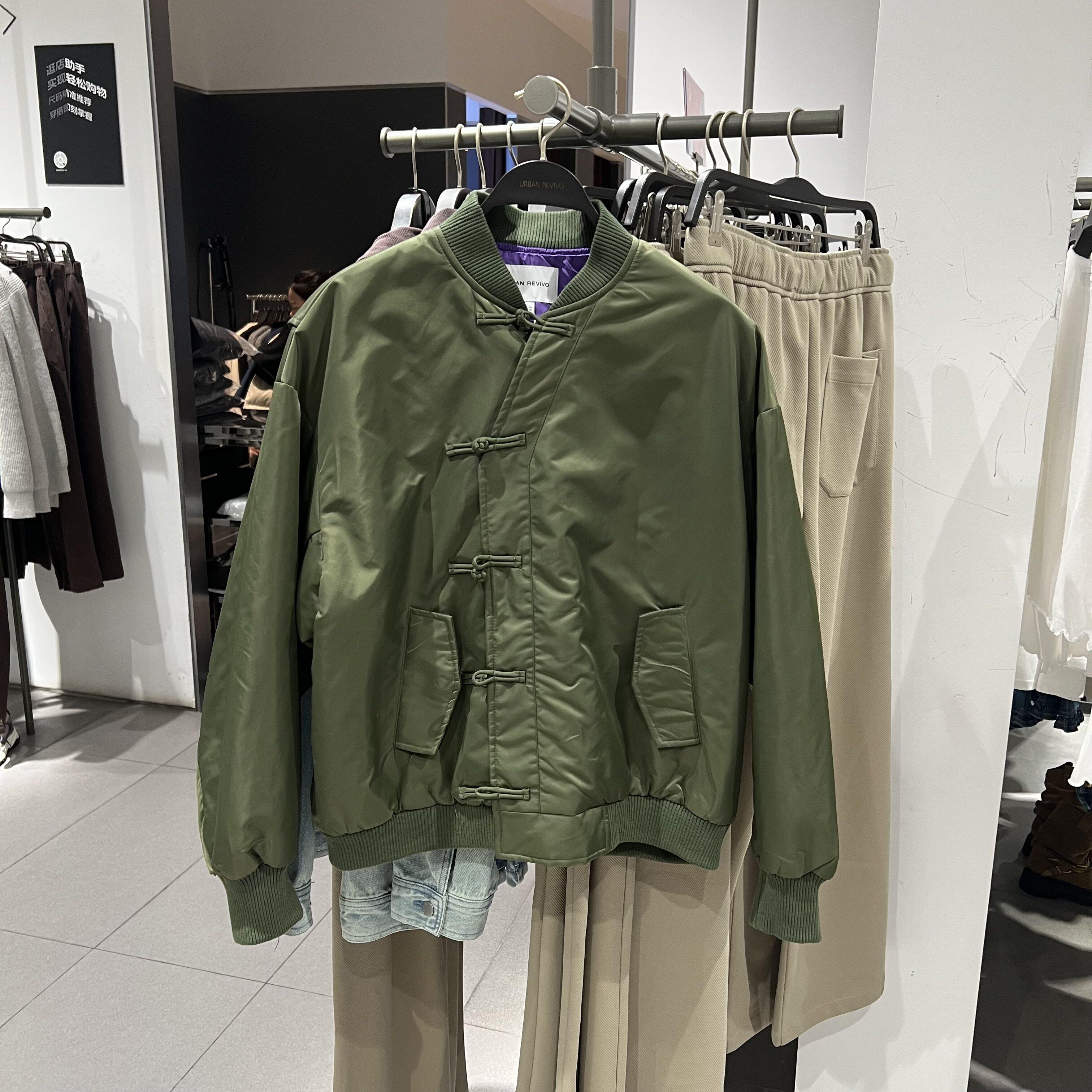 UR国内2026春季男装潮流新中式盘扣棒球领插袋棉服UUV160001