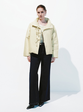 UR国内2025冬季女装魅力清新简约立领蝴蝶结羽绒服UWG150081