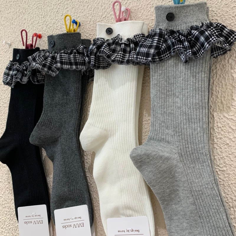 2025秋冬新款网红女袜子街头方格子荷叶木耳边坑条纽扣棉质中筒袜