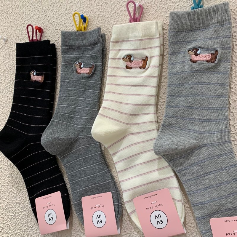学院风甜美刺绣卡通腊肠小狗女袜子2025秋冬季新款撞色条纹中筒袜,女士内衣/男士内衣/家居服,中筒袜,淘宝优惠券,粉丝福利购,淘宝优惠卷