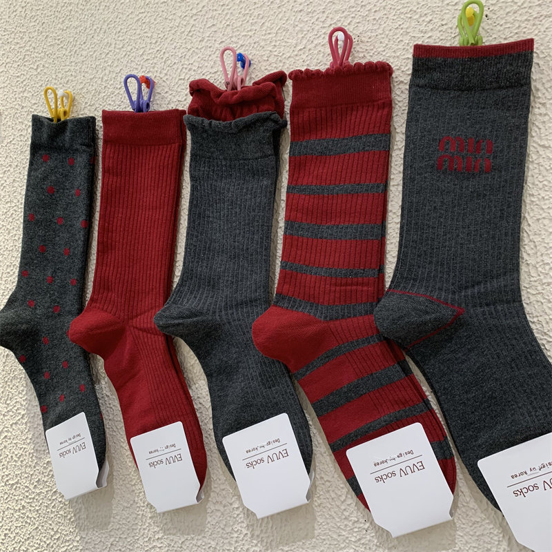 现货深灰色系秋季新款女袜东大门韩版安可拉红条纹字母卷边中筒袜,女士内衣/男士内衣/家居服,中筒袜,淘宝优惠券,粉丝福利购,淘宝优惠卷