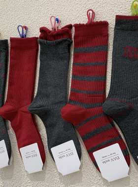 现货深灰色系秋季新款女袜东大门韩版安可拉红条纹字母卷边中筒袜