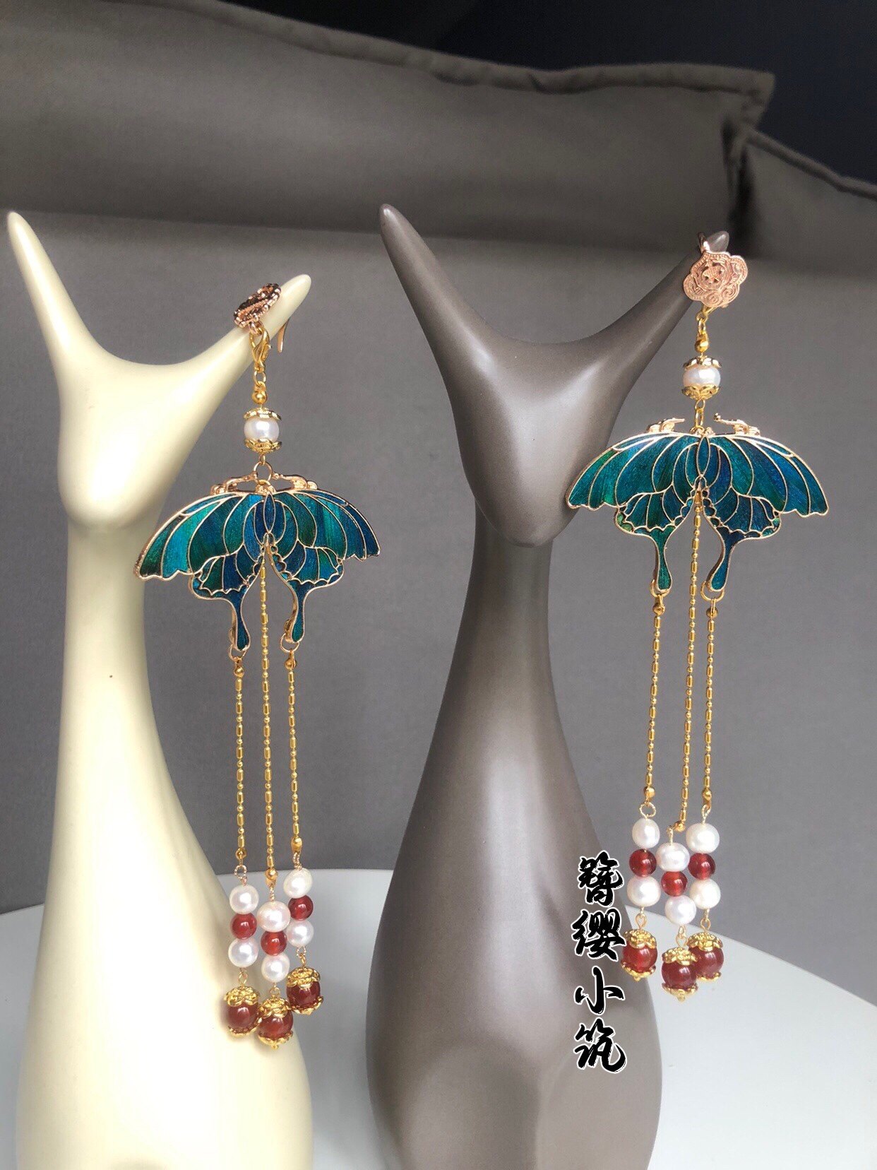 簪缨小筑孔雀羽毛仿点翠压襟旗袍汉服古风配饰扑棱蛾子后压发饰