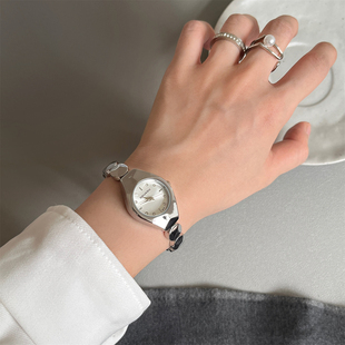 doukou手表女韩系简约气质百搭圆形小表盘学生链条式手表女士职场