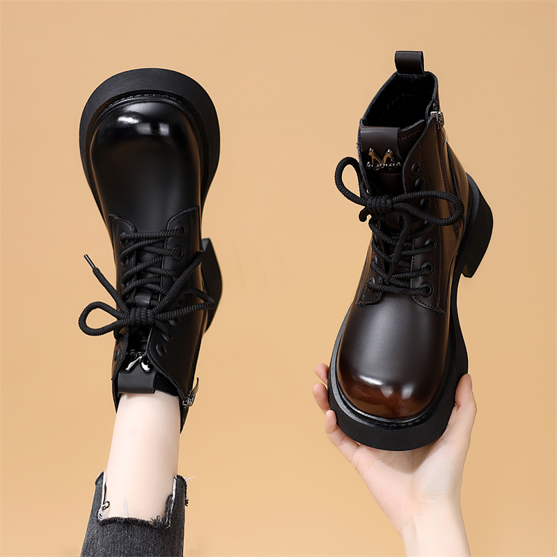 2025年秋冬新款显脚小防水马丁靴