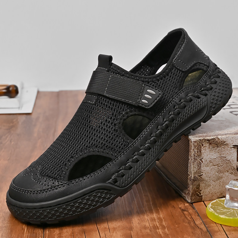 爸爸鞋子2025夏季户外透气休闲运动凉鞋防滑包头男士中老年健步鞋