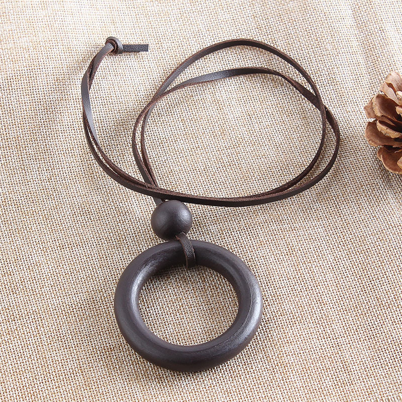 网红木头圆圈挂坠皮绳项链复古长款圆环毛衣链简约棉麻配饰挂件女