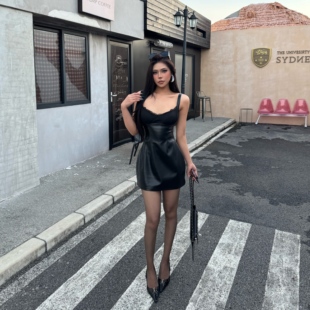 可拆胸垫 欧美辣妹蕾丝领口吊带连衣裙 Y699 蜜蜜家