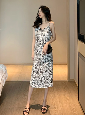 简约文艺直筒打底裙百搭豹纹中长款吊带连衣裙2026夏季韩版女装