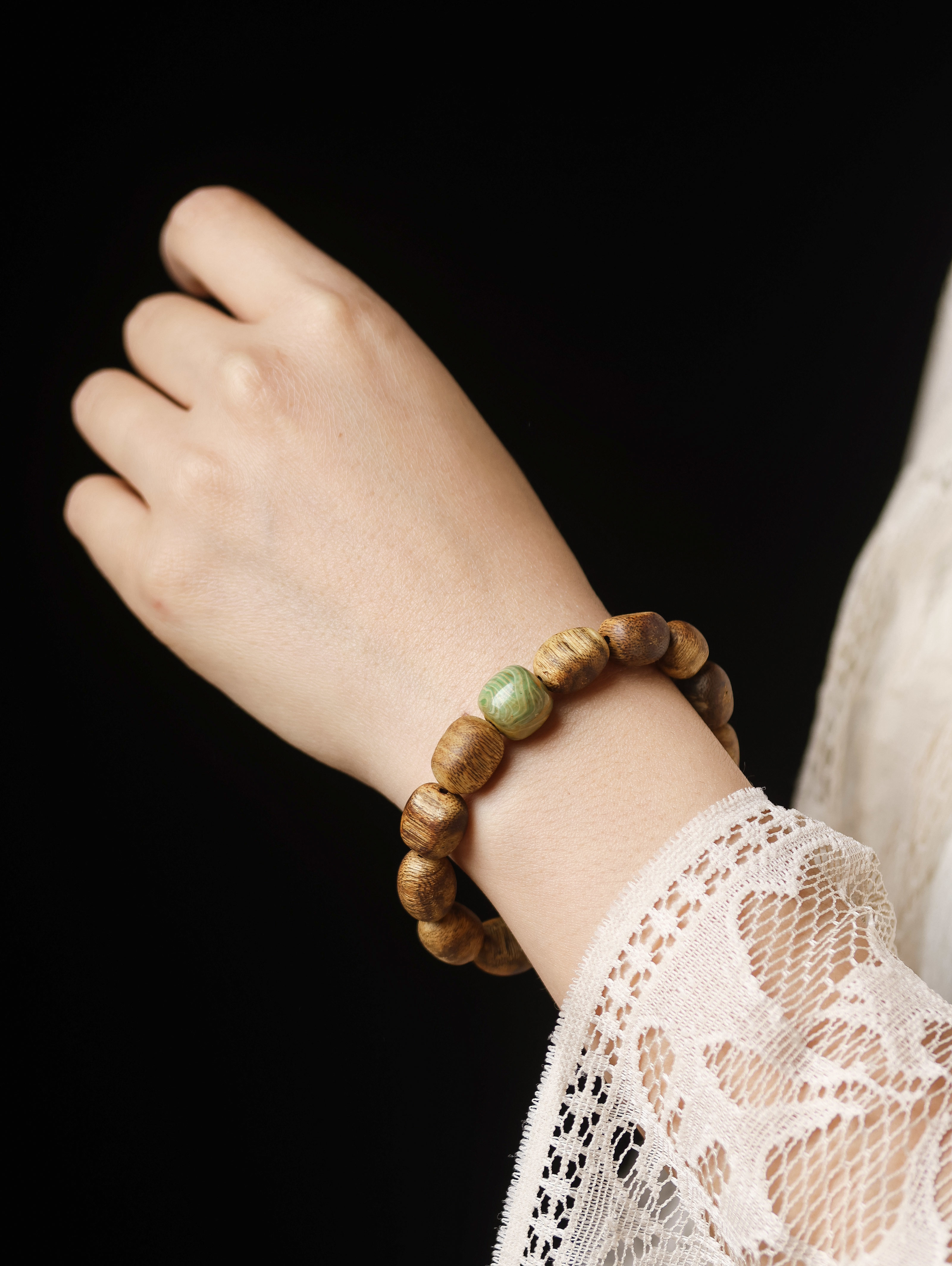 沉香手串绿棋楠留疤手串木质手链饰品佛珠文玩莺歌绿老料随形文玩