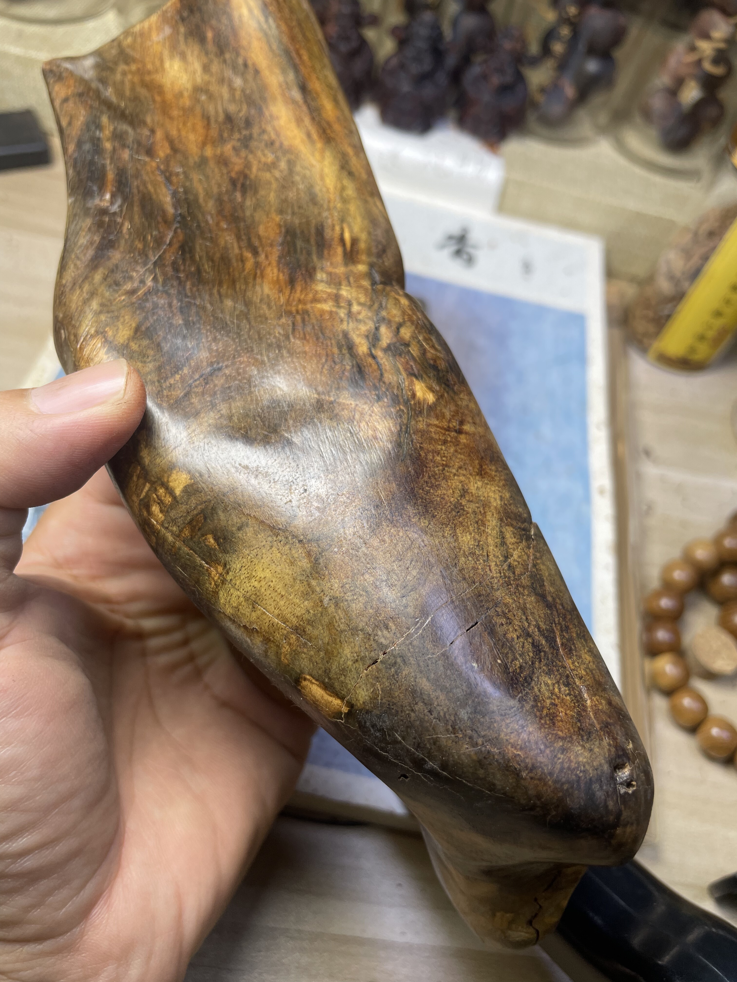 贡木沉香手把件摆件文玩原木料拼大黑龙鳞果冻血月莺歌绿工艺手把图片