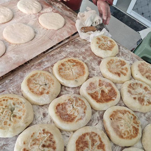苏北宿迁泗阳特产沭阳小圆饼手工老面饼纯碱大饼王集小团饼马菜饼