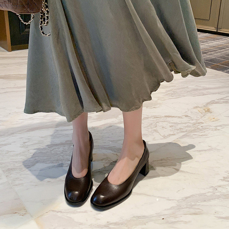 5cm简约粗跟圆头单鞋女2026新款春季时尚高跟通勤百搭浅口小皮鞋