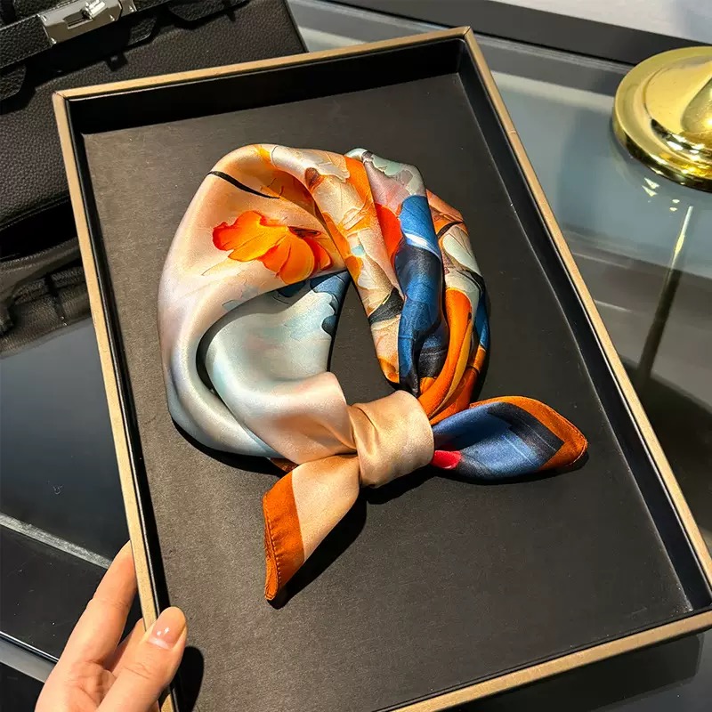 真丝小方巾丝巾女春夏季新款韩版百搭装饰职业领巾薄纱巾减龄围巾