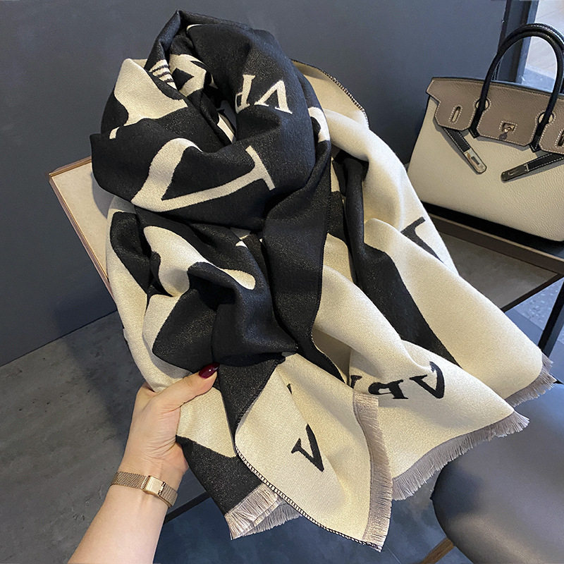 优皮鸟秋冬字母韩版女百搭围巾
