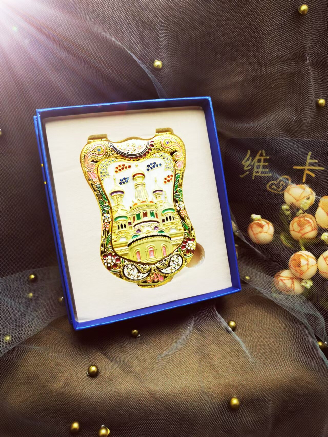 俄罗斯化妆镜 随身携带欧式风格盾牌形 镶钻工艺双面折叠图片