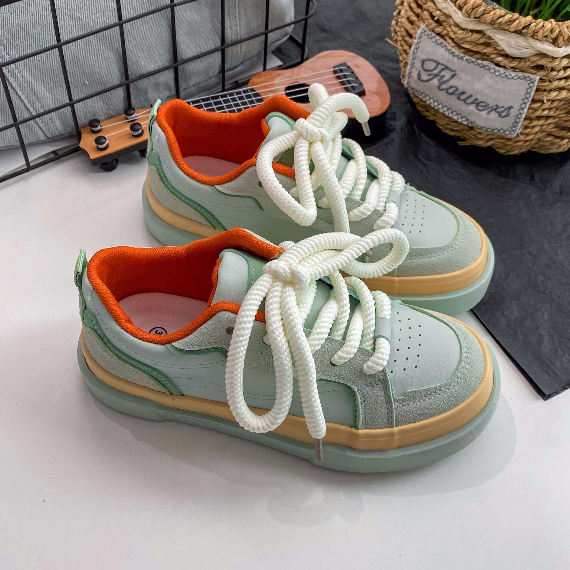 大码女鞋41-43小众厚底休闲板鞋