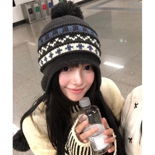 2025显脸小费尔岛针织帽女秋冬新款保暖加绒毛球毛线帽护耳雷锋帽