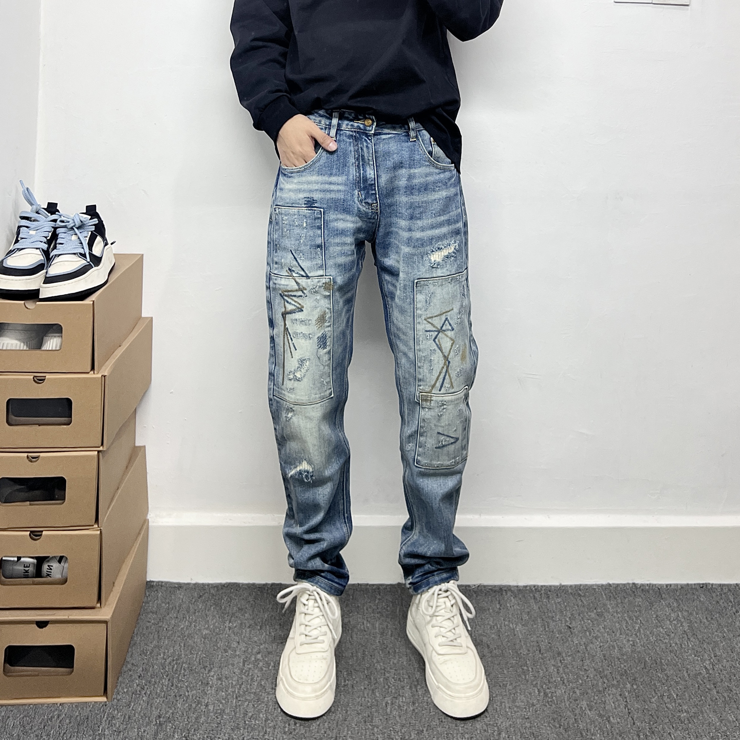 潮牌弹力牛仔裤男款破洞补丁贴布修身小脚裤重工刺绣痞帅个性长裤