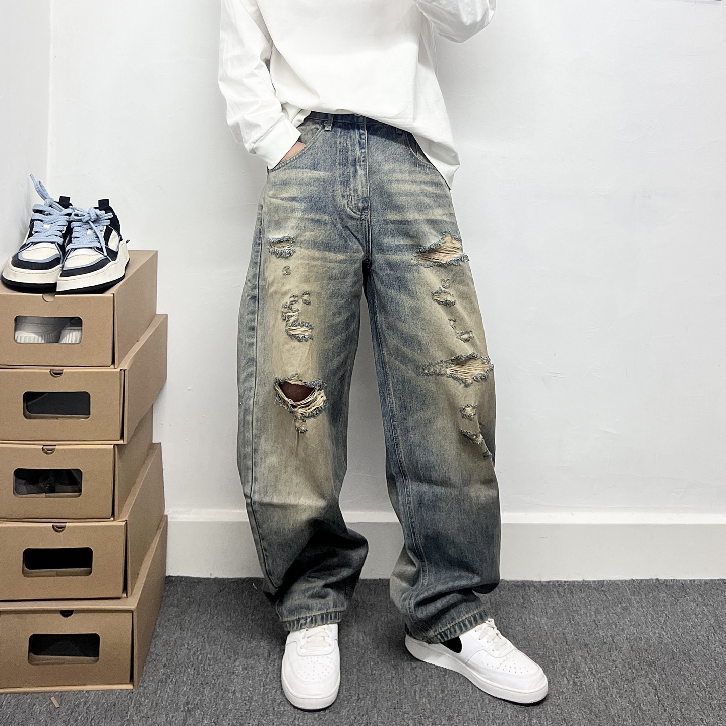 潮牌痞帅复古水洗做旧破洞牛仔裤男宽松直筒裤子潮流刮烂阔腿长裤