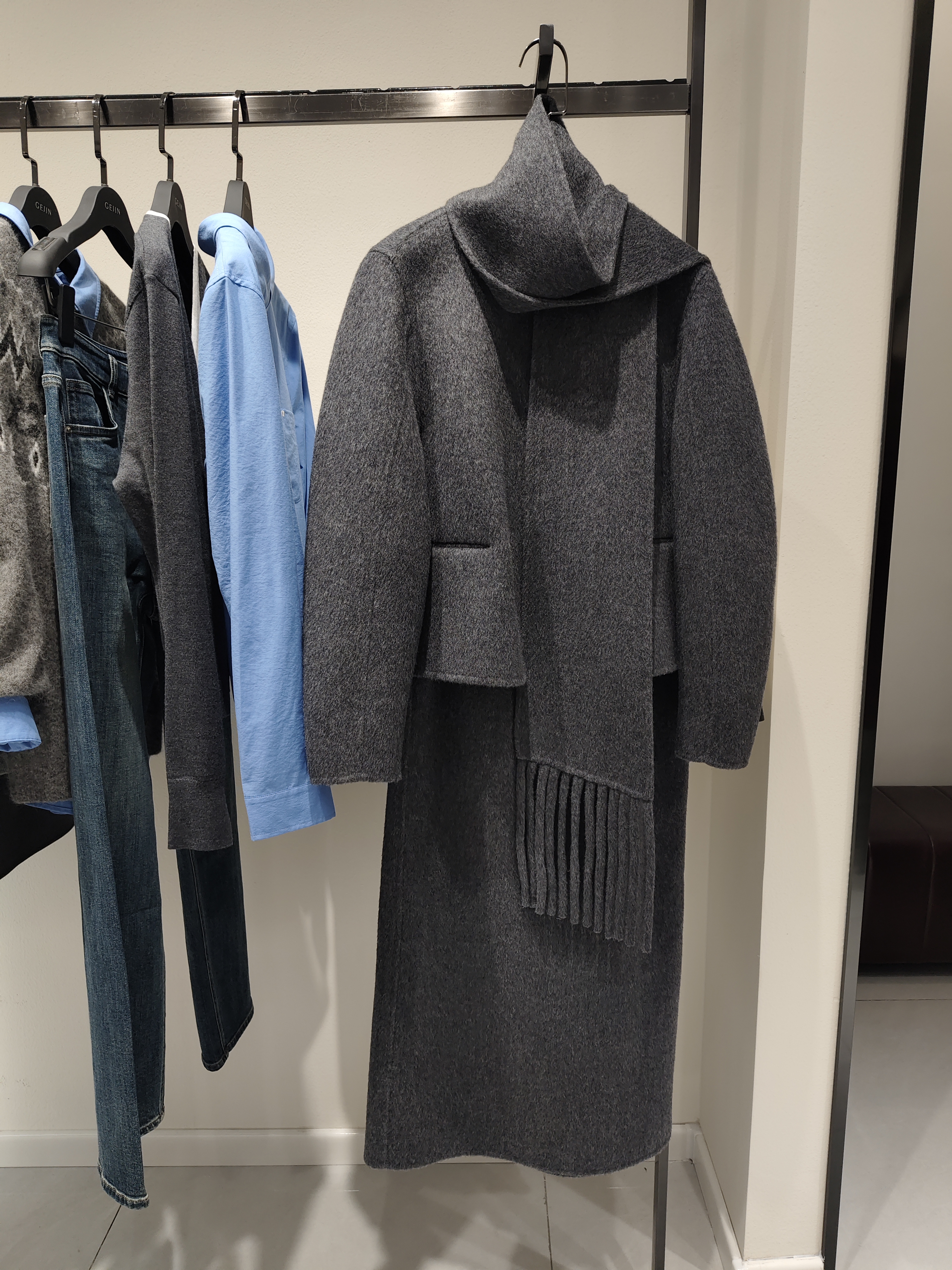 歌锦专柜正品羊毛围巾大衣套装三标齐全1499+899=2398折扣低