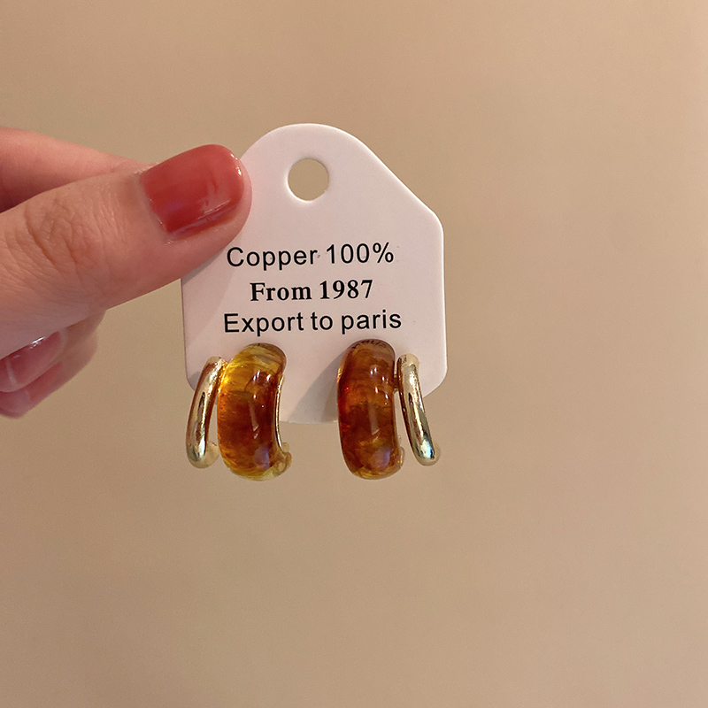 美拉德琥珀色水滴耳钉耳扣女款高级感耳饰独特漂亮耳环时尚百搭感