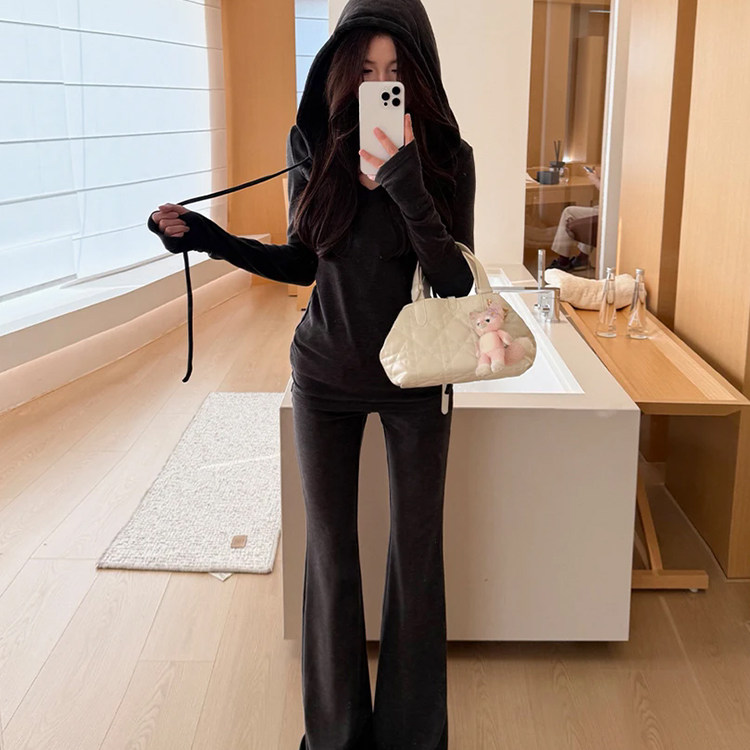 韩系深灰色v领长袖帽衫t恤女秋冬季纸片人穿搭掐腰显瘦连帽打底衫