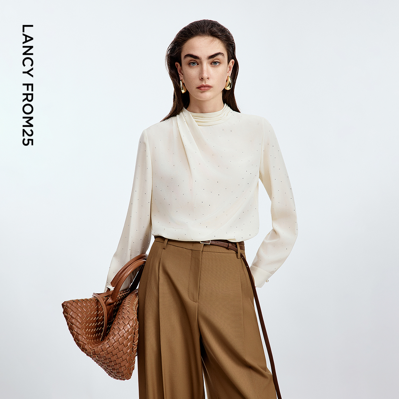 烫钻工艺 解构荡领 二醋酸面料