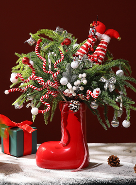 圣诞节日咖啡服装店铺氛围感好物橱窗场景布置装饰摆件高级感小众